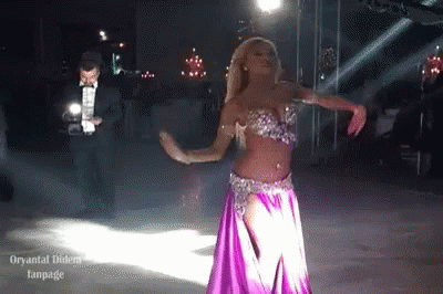 Yat -Tekne Dansçısı
